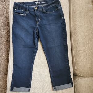 Women Levi Strauss Capri jeans. Sz 16